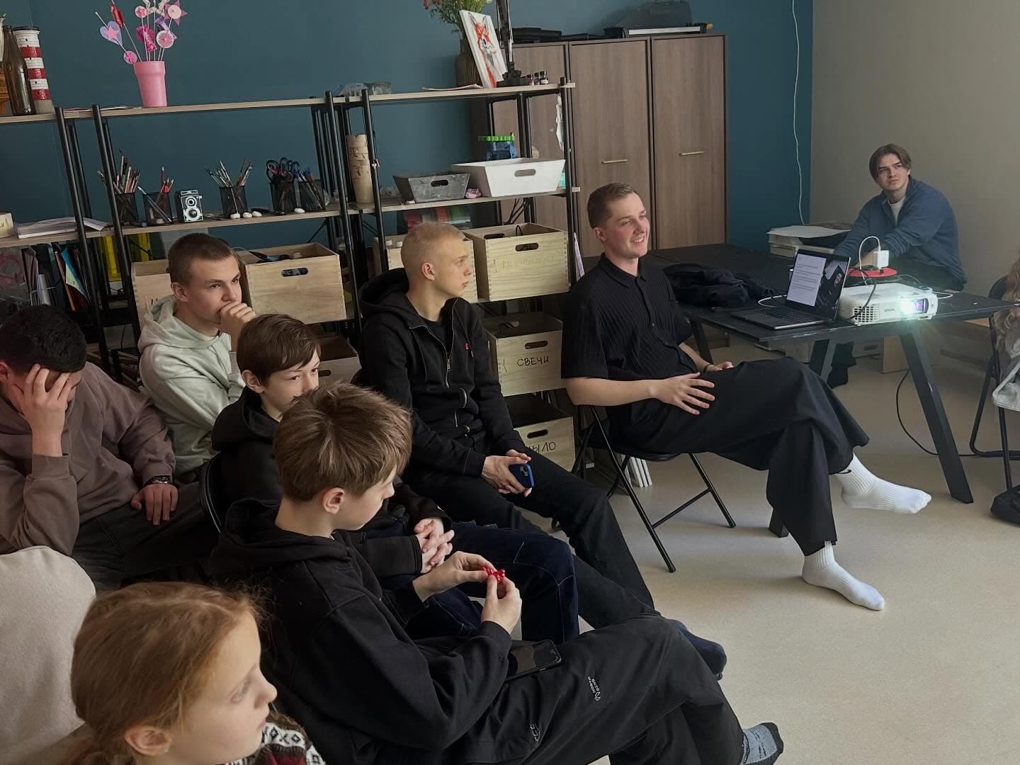 Narva-Jõesuu noortekeskuses toimus sari "3 õhtut - 3 lugu" - 8