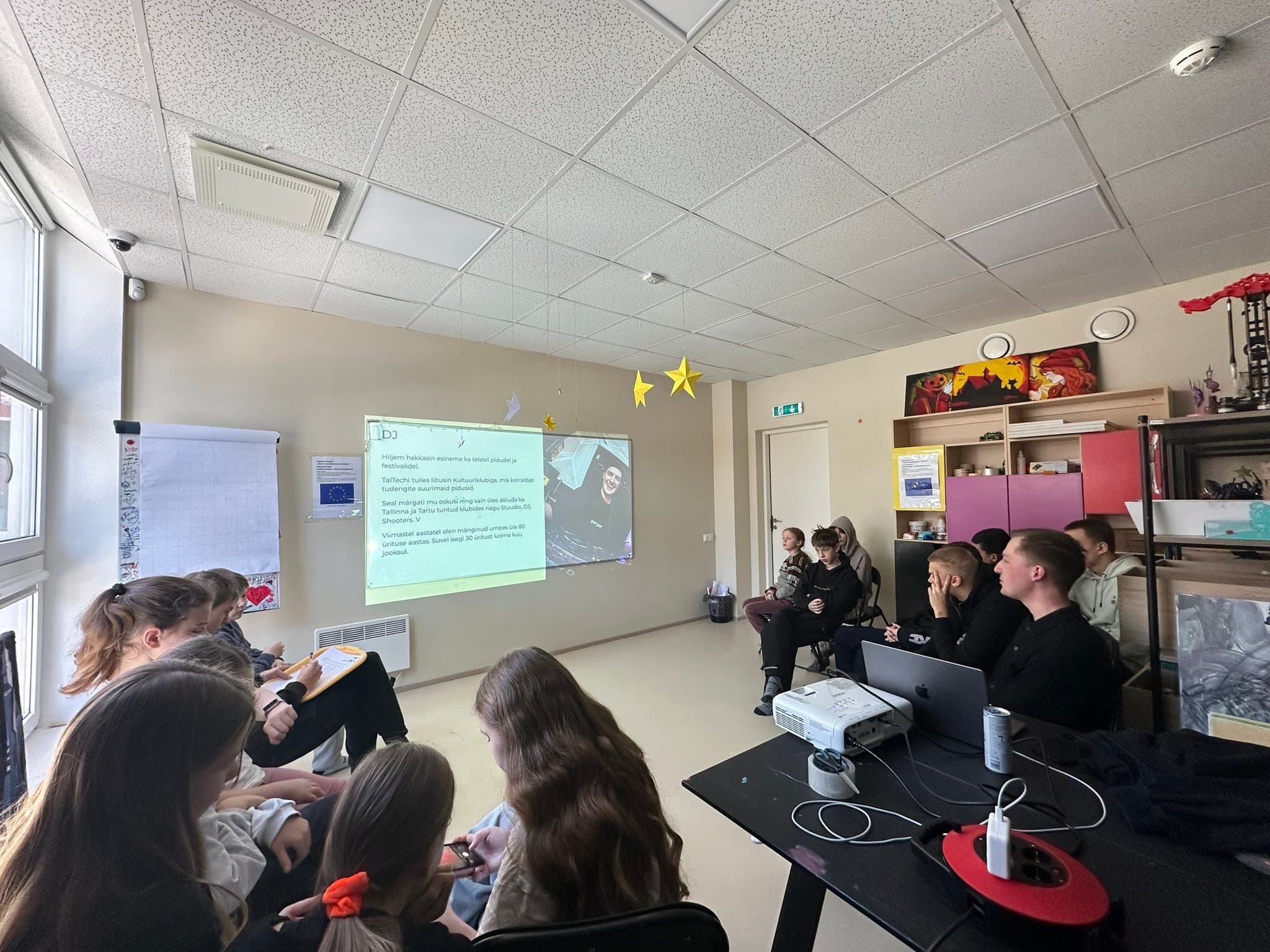 Narva-Jõesuu noortekeskuses toimus sari "3 õhtut - 3 lugu" - 24