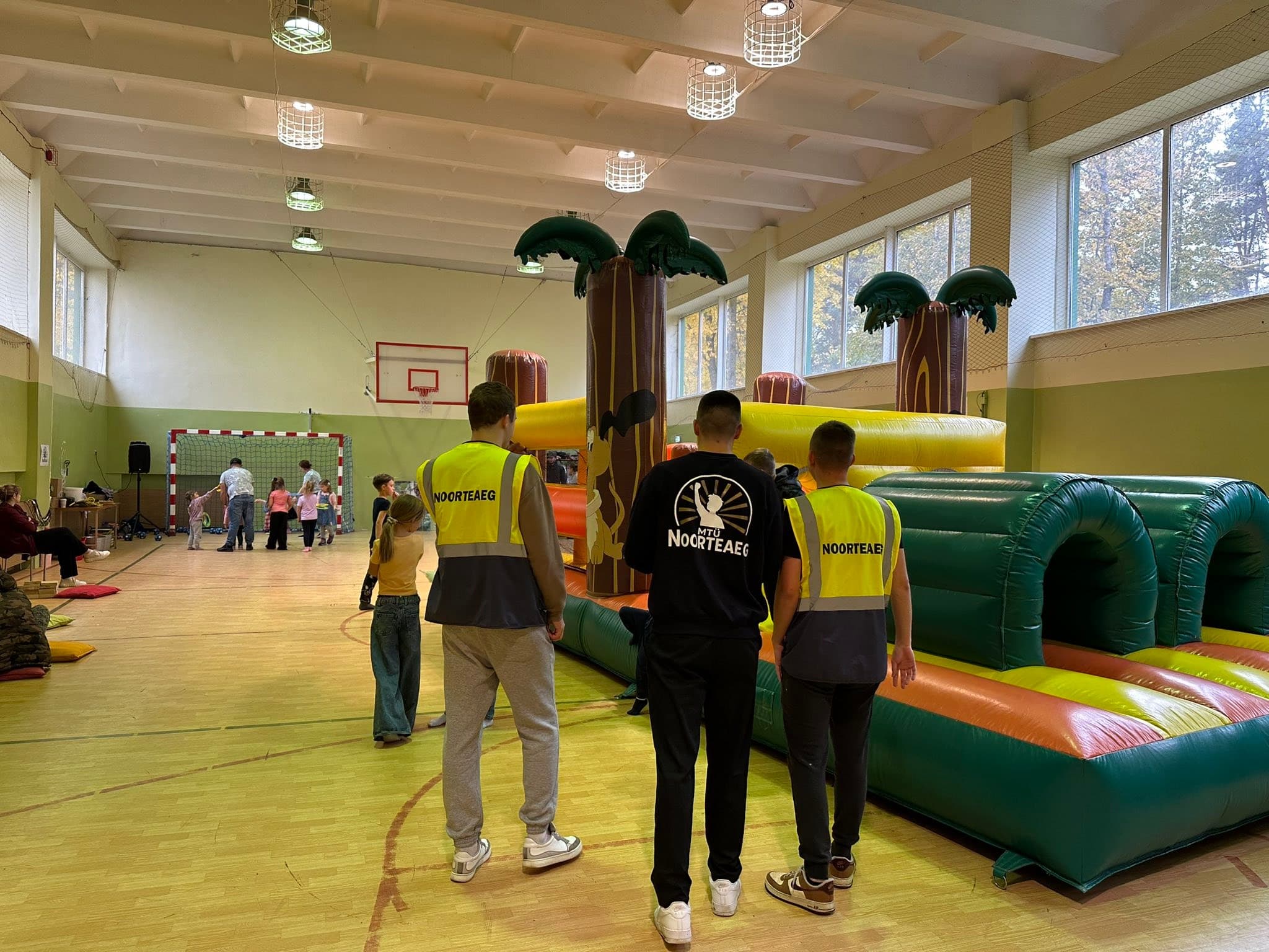 Narva-Jõesuu school hosted a warm autumn family day - 40