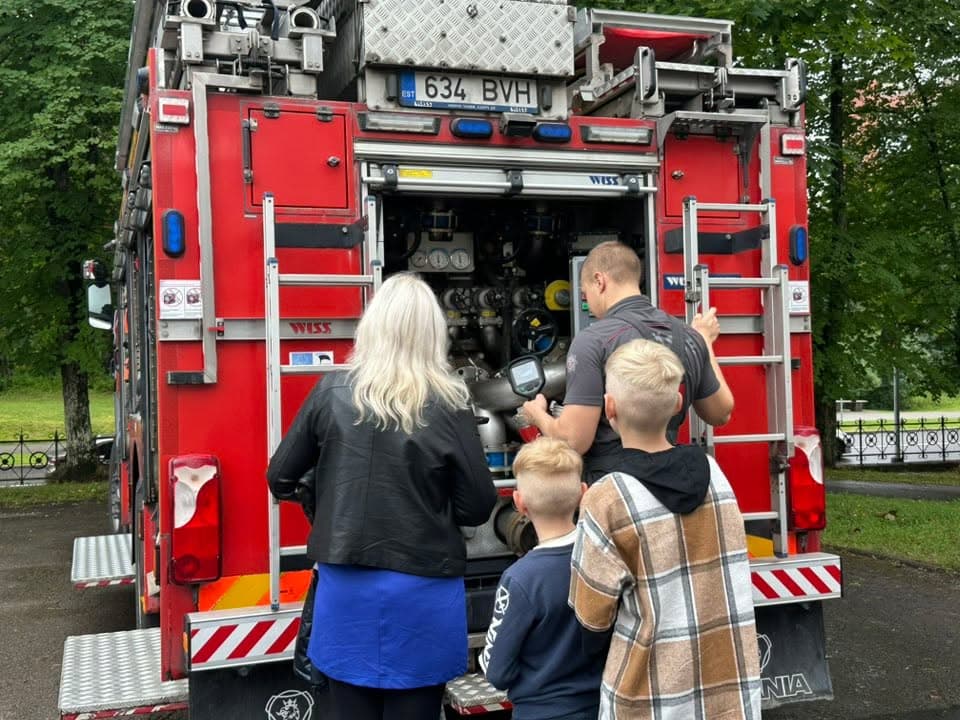 У школы Нарва-Йыэсуу прошёл большой семейный праздник - 6