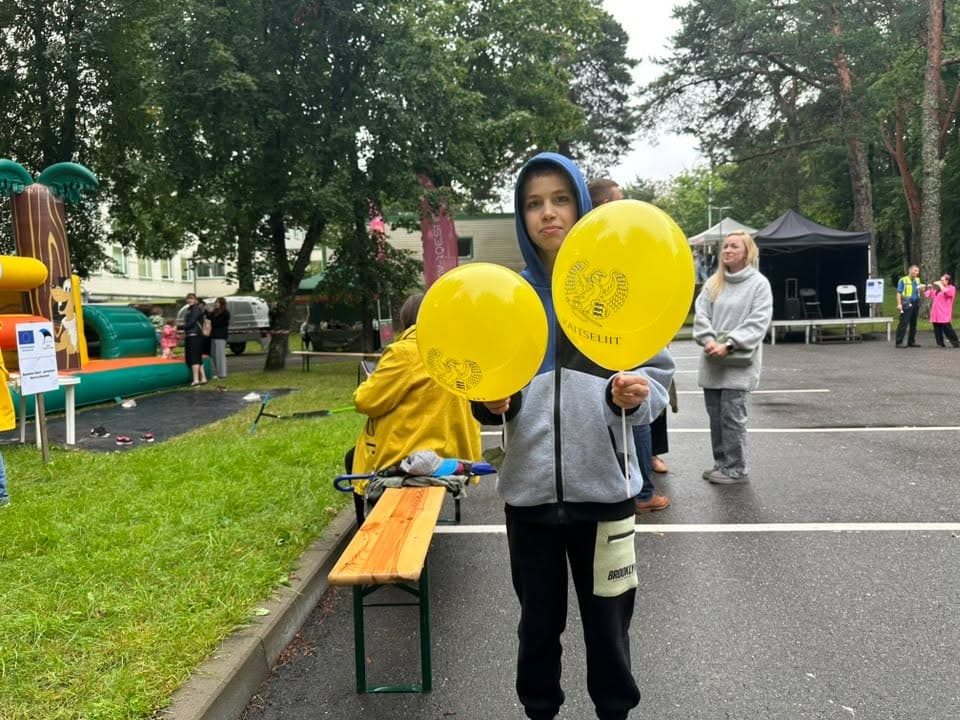 У школы Нарва-Йыэсуу прошёл большой семейный праздник - 7