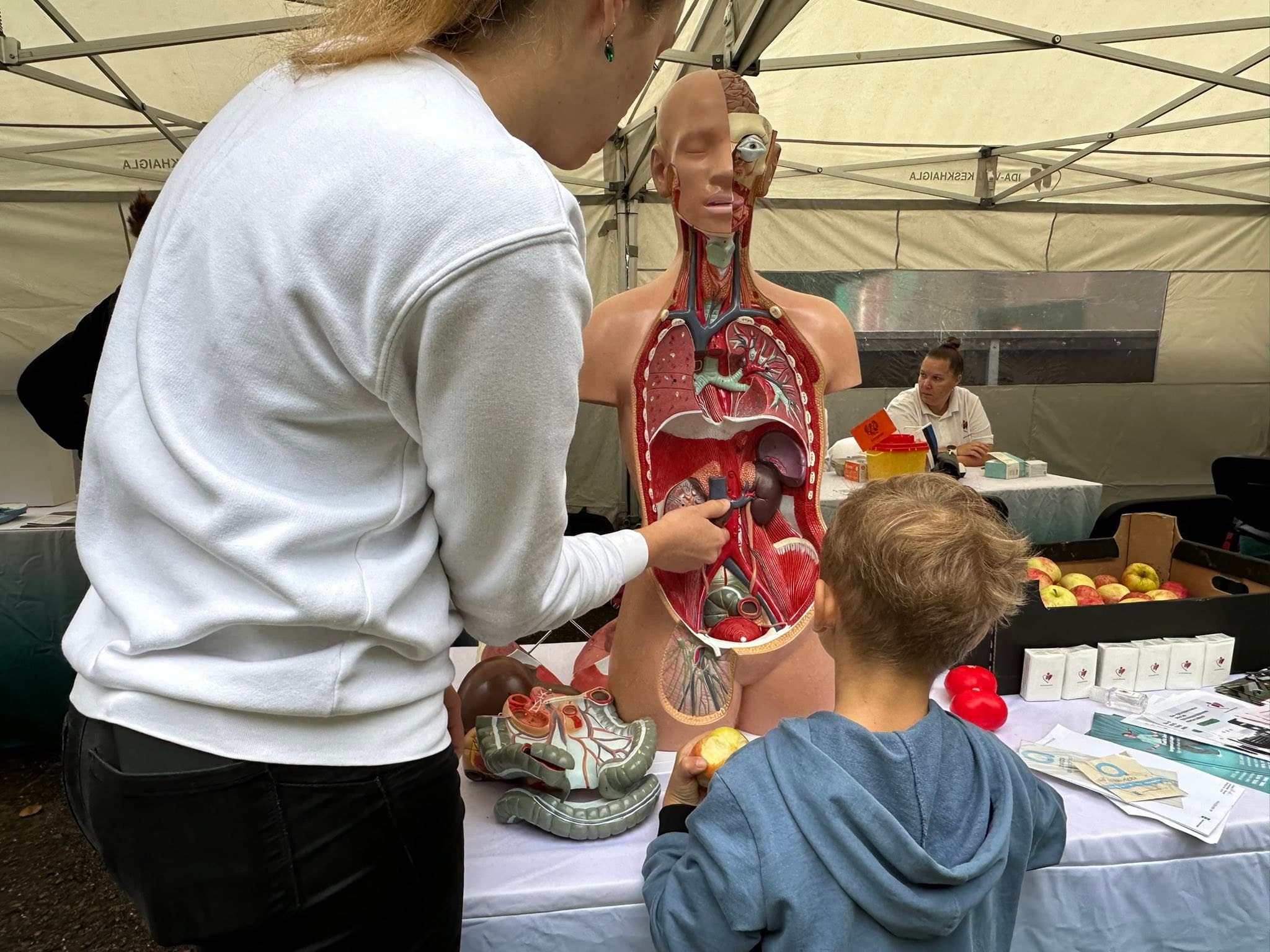 У школы Нарва-Йыэсуу прошёл большой семейный праздник - 11