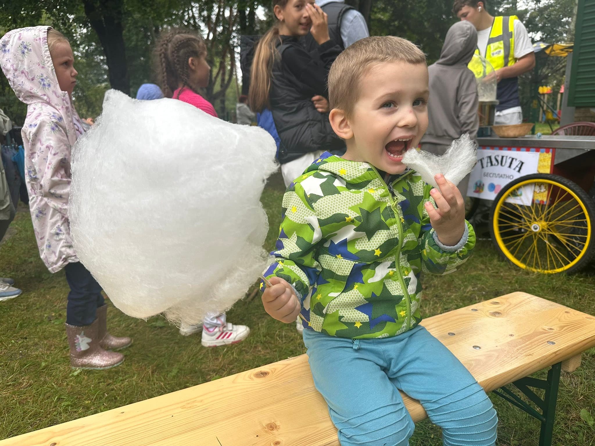 У школы Нарва-Йыэсуу прошёл большой семейный праздник - 16
