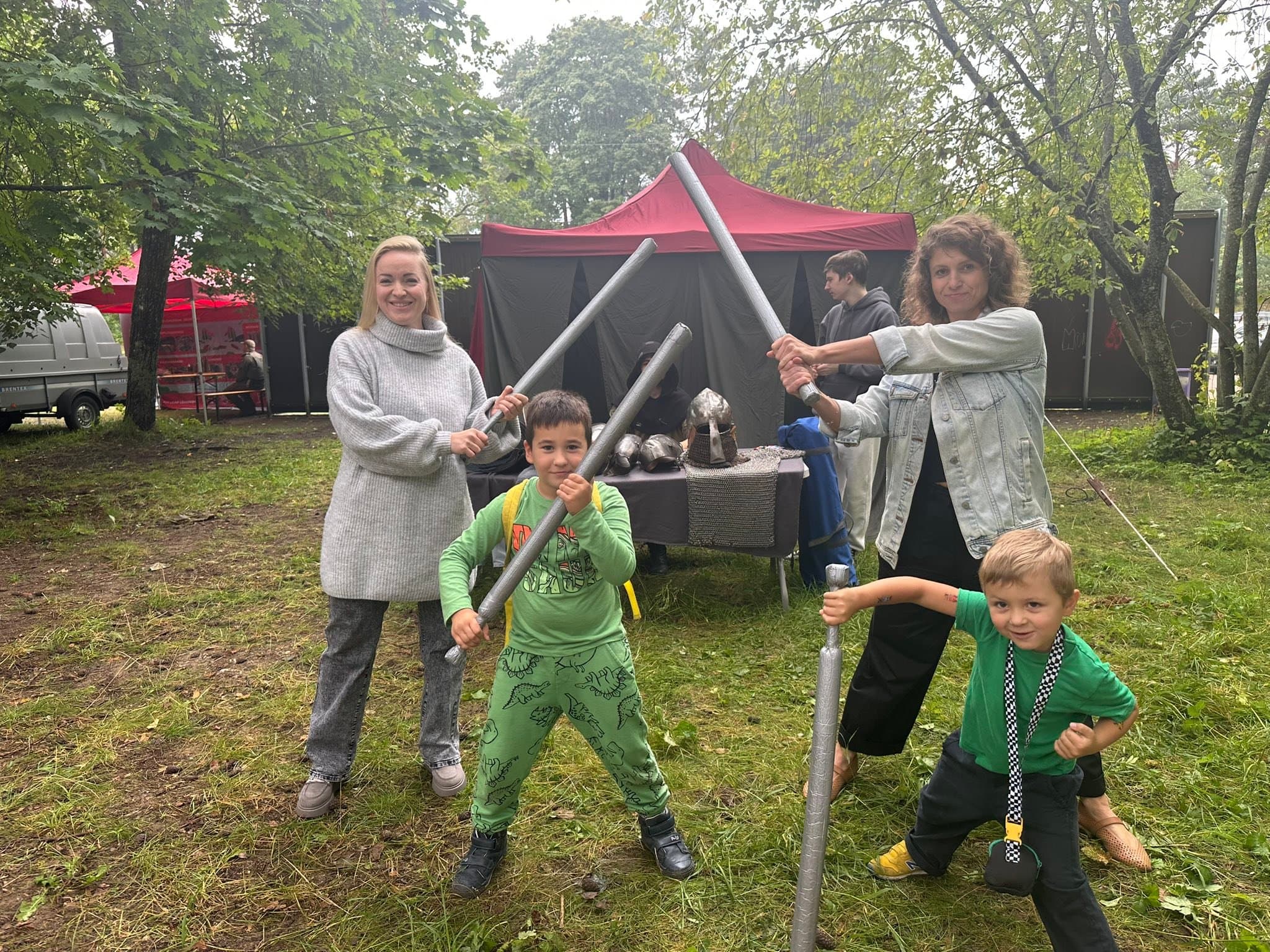 У школы Нарва-Йыэсуу прошёл большой семейный праздник - 18