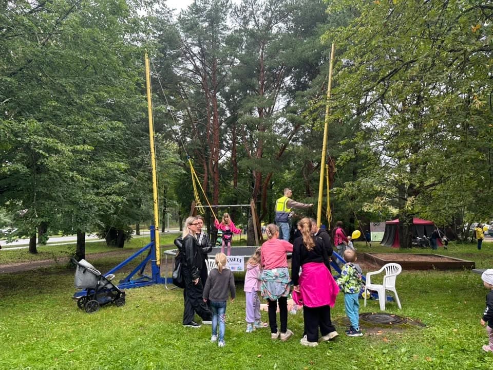 У школы Нарва-Йыэсуу прошёл большой семейный праздник - 34