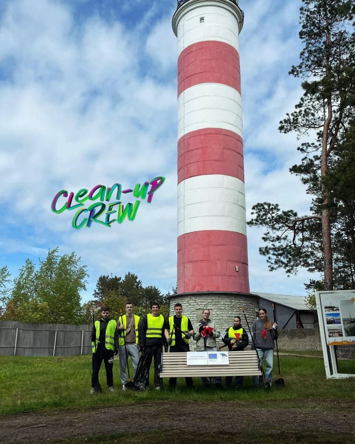 Young people cleaned the area around the Narva-Jõesuu lighthouse