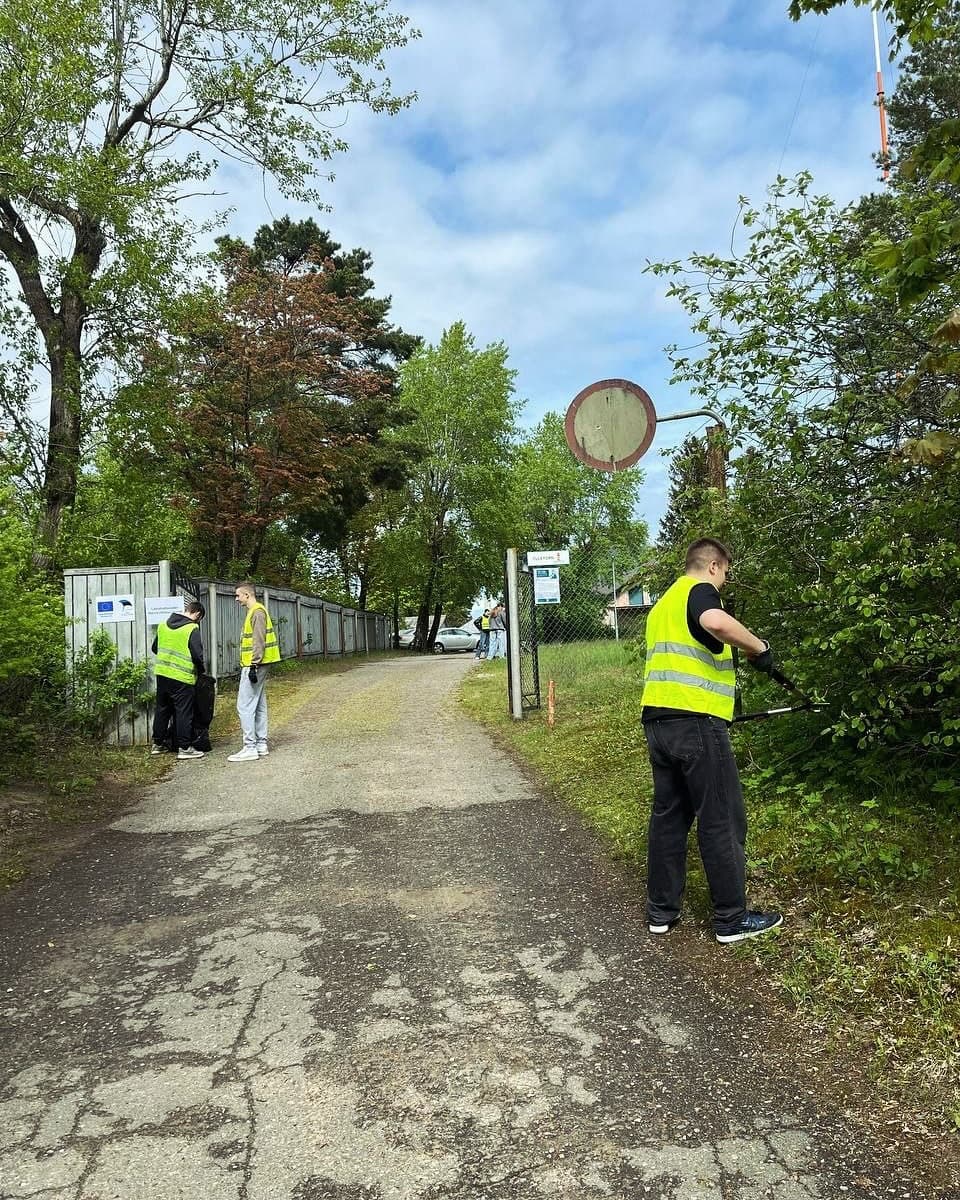 Young people cleaned the area around the Narva-Jõesuu lighthouse - 2